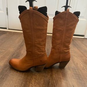 Size 9 FRYE BOOTS